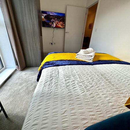 3Bedroom, 2Bathroom, Balcony,Luxury Flat Westfield Лондон Екстер'єр фото