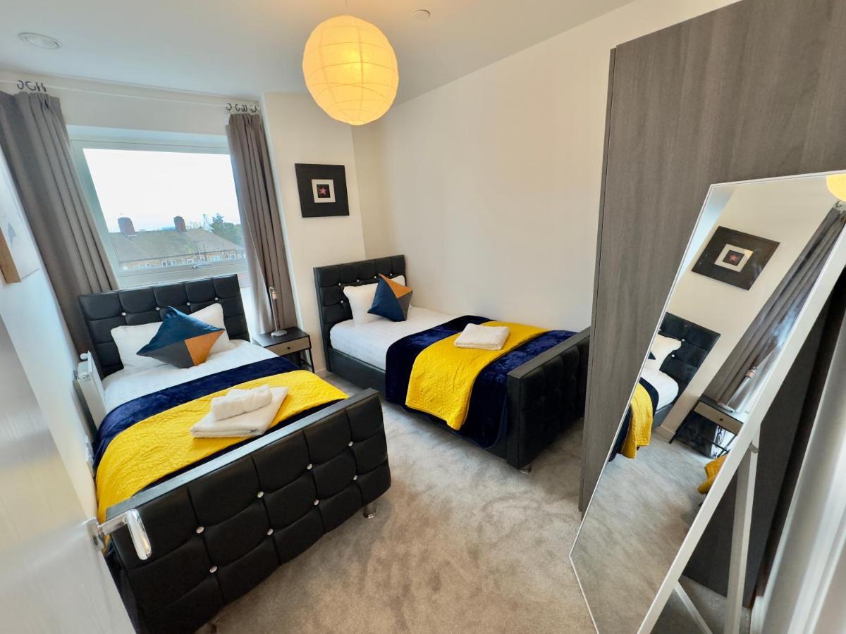 3Bedroom, 2Bathroom, Balcony,Luxury Flat Westfield Лондон Екстер'єр фото