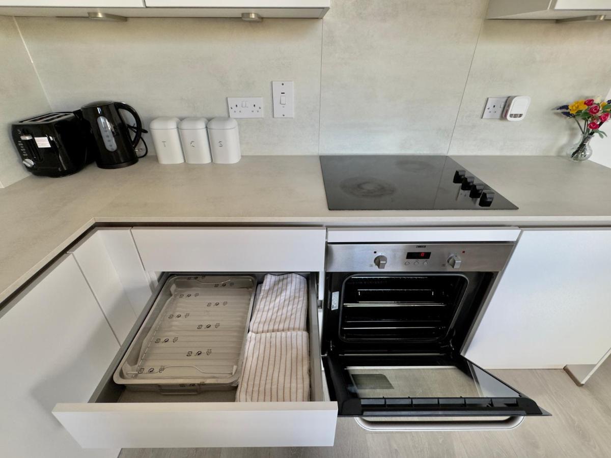 3Bedroom, 2Bathroom, Balcony,Luxury Flat Westfield Лондон Екстер'єр фото