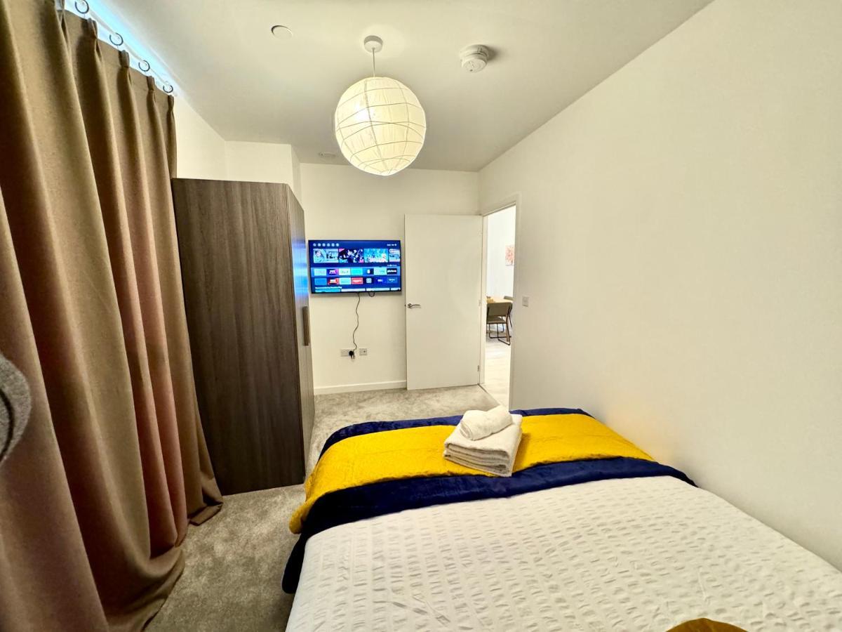 3Bedroom, 2Bathroom, Balcony,Luxury Flat Westfield Лондон Екстер'єр фото