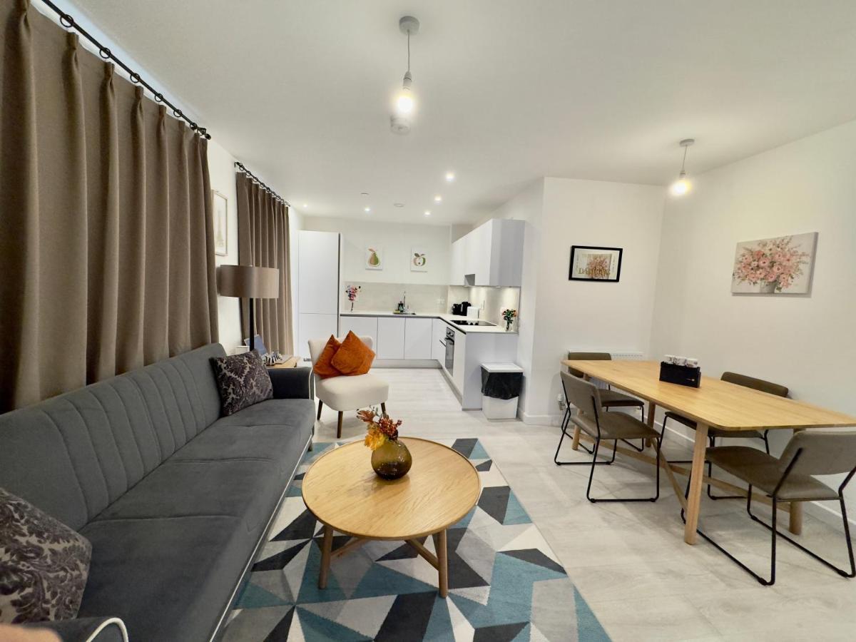 3Bedroom, 2Bathroom, Balcony,Luxury Flat Westfield Лондон Екстер'єр фото