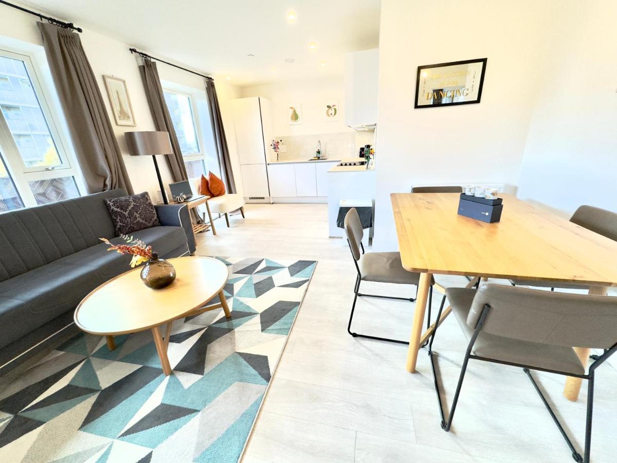 3Bedroom, 2Bathroom, Balcony,Luxury Flat Westfield Лондон Екстер'єр фото