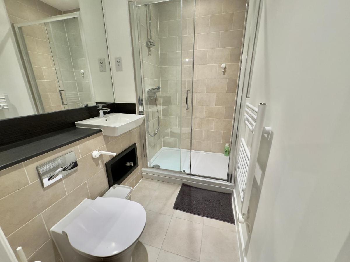 3Bedroom, 2Bathroom, Balcony,Luxury Flat Westfield Лондон Екстер'єр фото