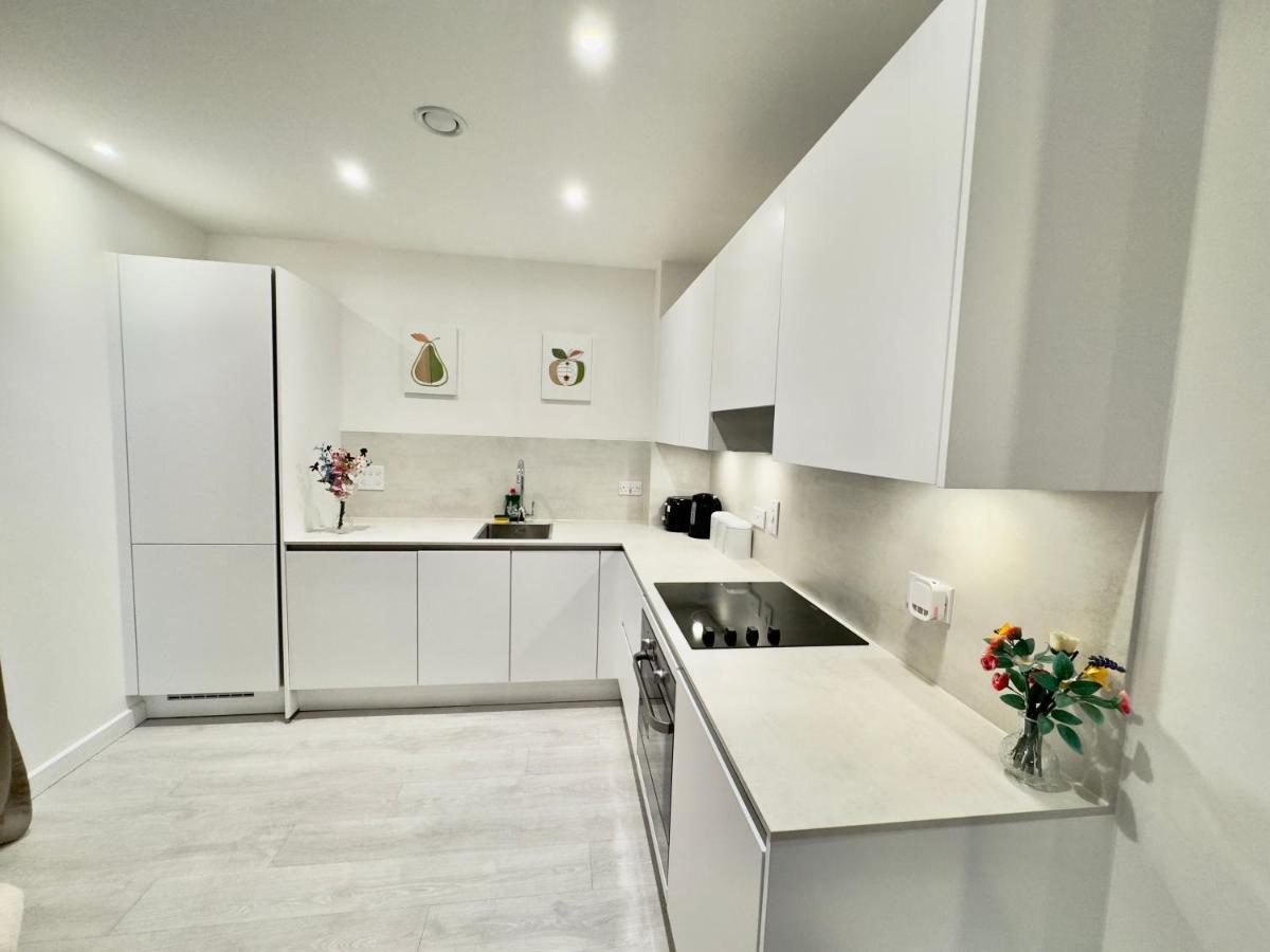 3Bedroom, 2Bathroom, Balcony,Luxury Flat Westfield Лондон Екстер'єр фото