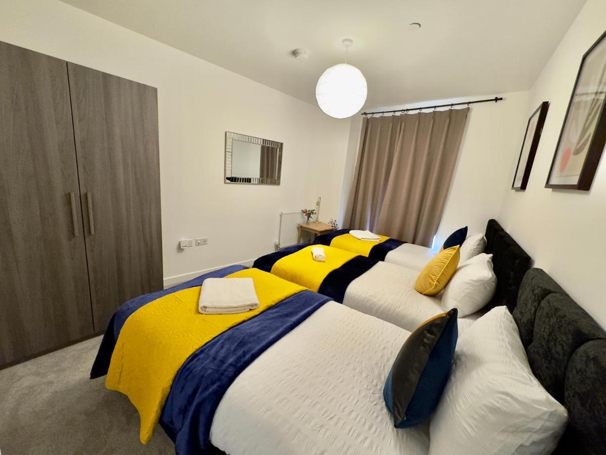 3Bedroom, 2Bathroom, Balcony,Luxury Flat Westfield Лондон Екстер'єр фото
