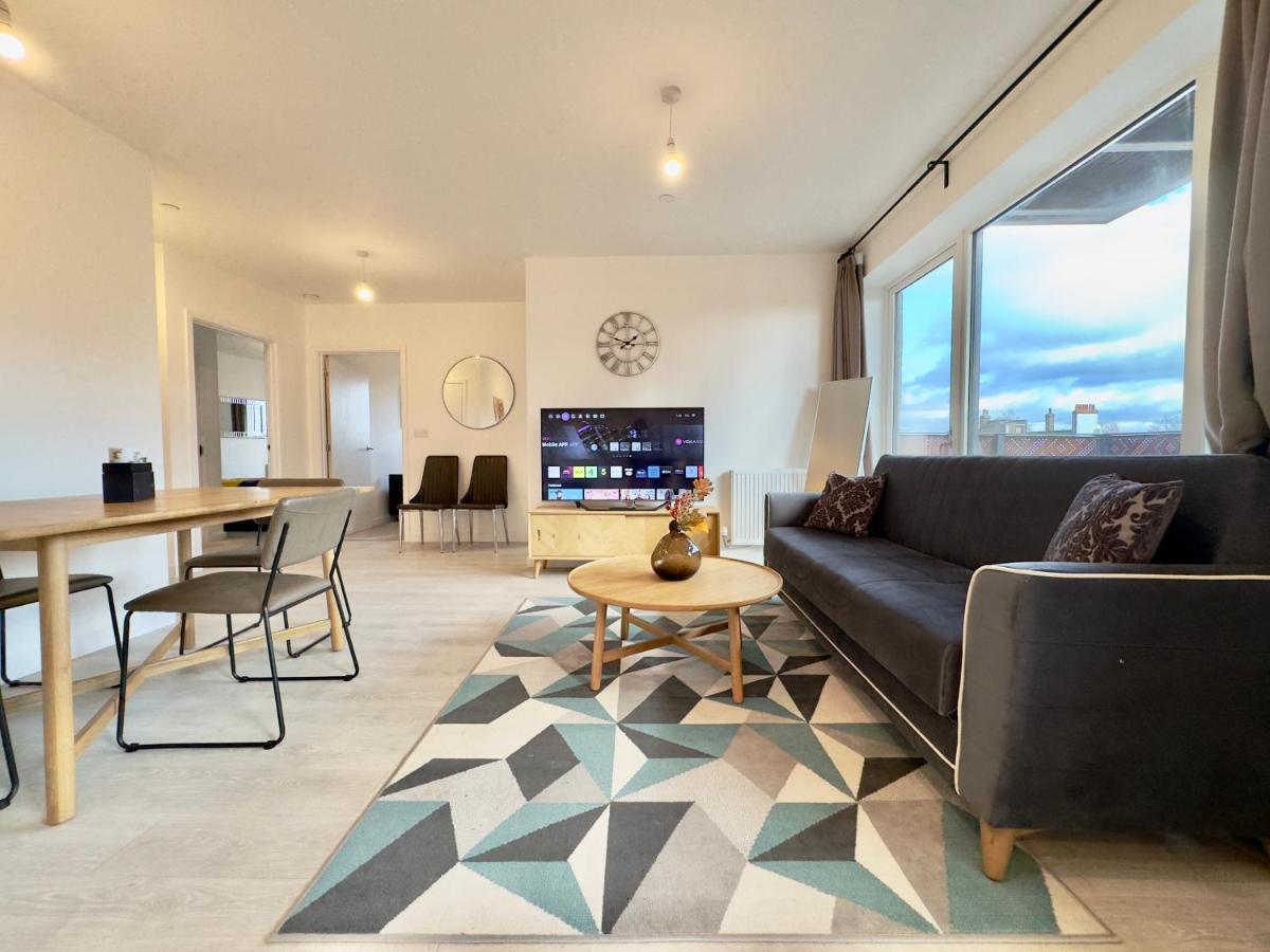 3Bedroom, 2Bathroom, Balcony,Luxury Flat Westfield Лондон Екстер'єр фото