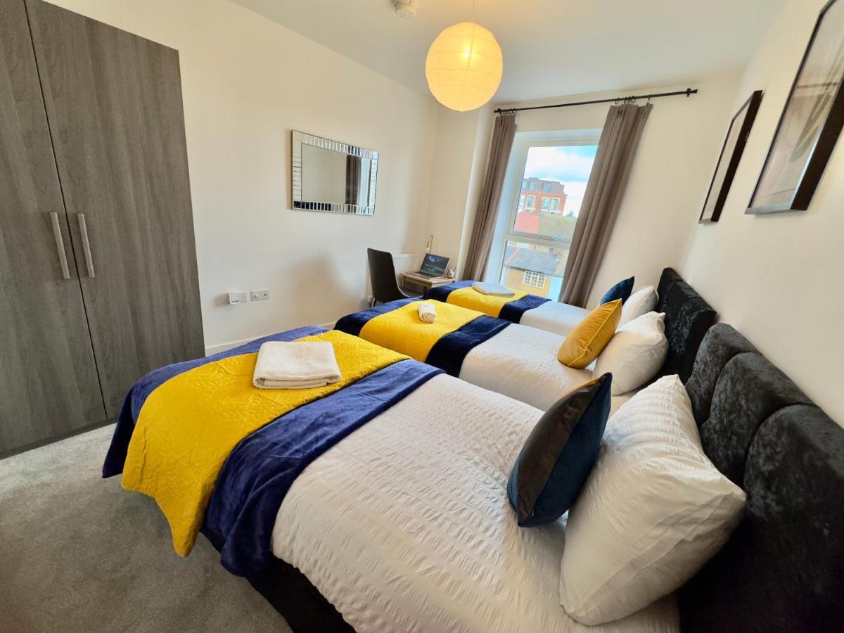 3Bedroom, 2Bathroom, Balcony,Luxury Flat Westfield Лондон Екстер'єр фото